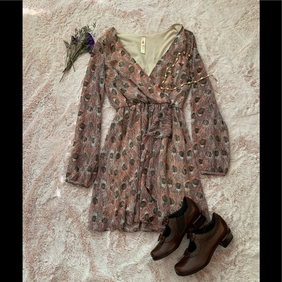 Alice Moon Dresses & Skirts - Adorable feminine wrap style Anthropologie dress